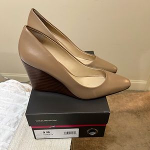 Vince Camuto Wedge Heels - Tan
